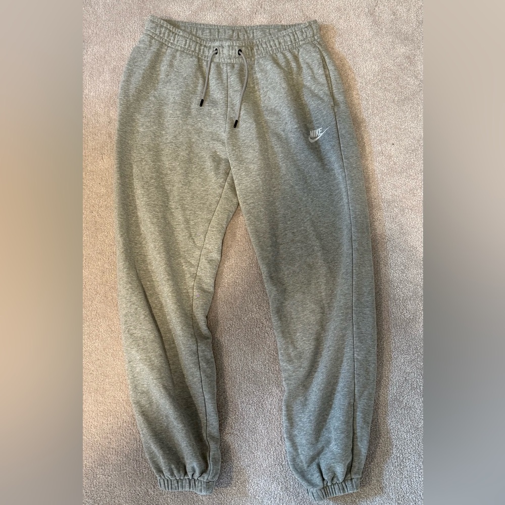 Nike Women's Heather Gray Joggers